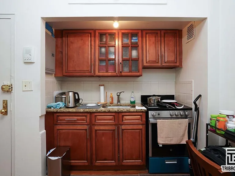 301 W 20th St #3D — Photo 2