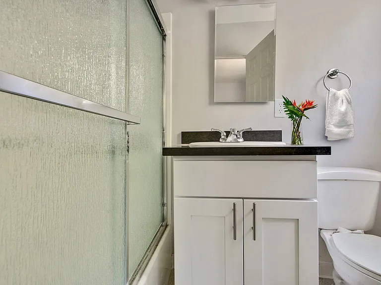 Levering Apartments — Photo 21
