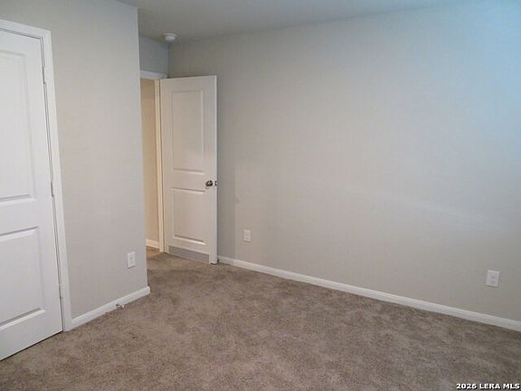 5th image of 554 Blue Stem Rd