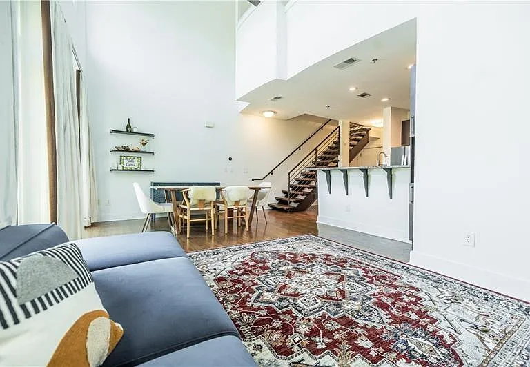 1221 Caroline St NE #201 — Photo 1