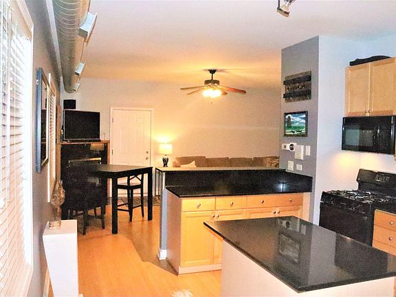 5th image of 2410 W Flournoy St APT 1
