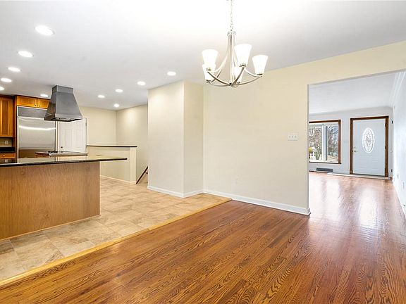 4th image of 4733 Doverdell Dr