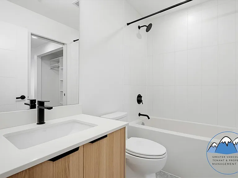 20769 Fraser Hwy — Photo 15