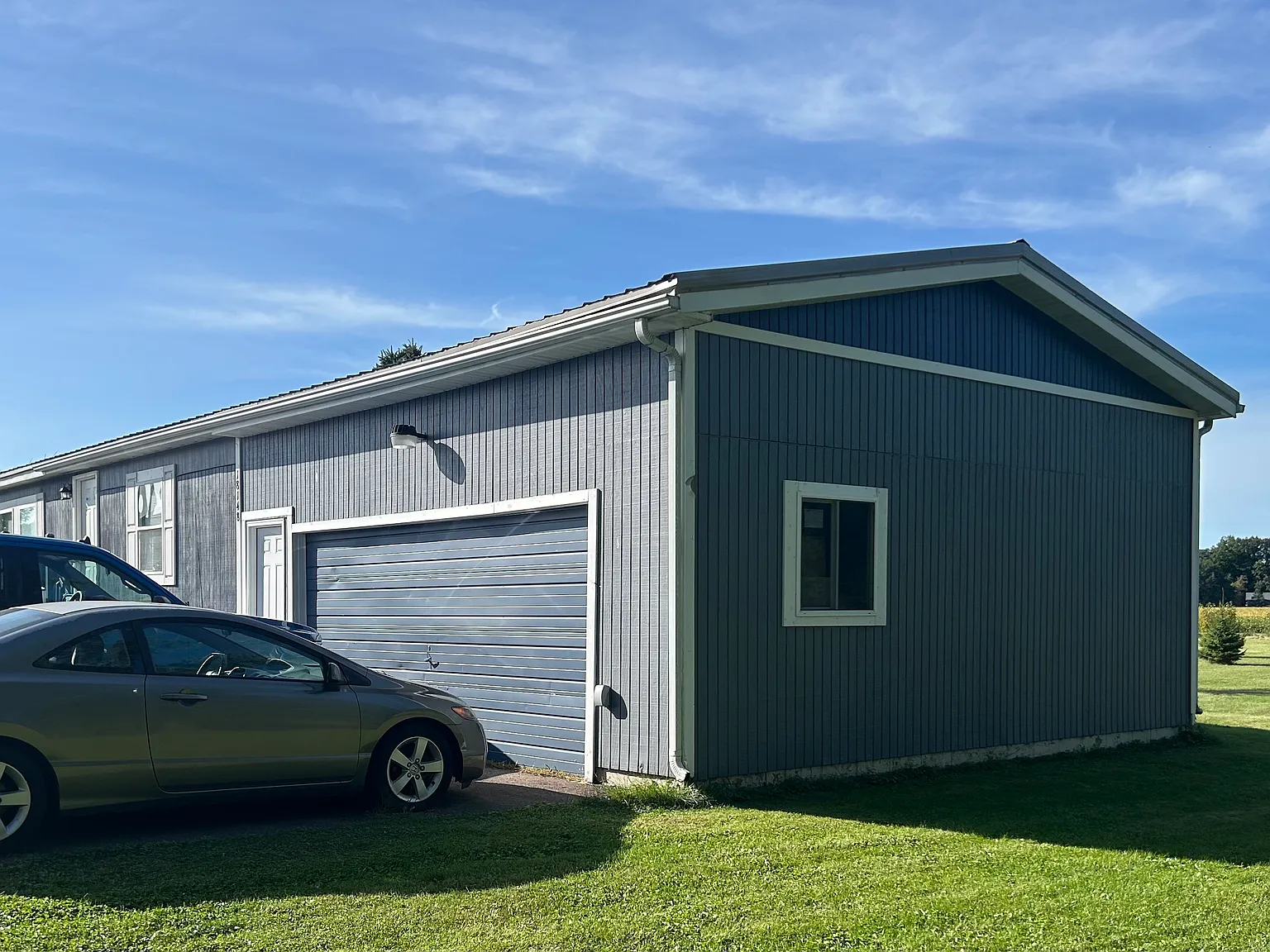 3 bed, $2,100 — Photo 2
