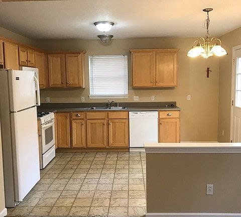 4th image of 601 W Cherokee Dr