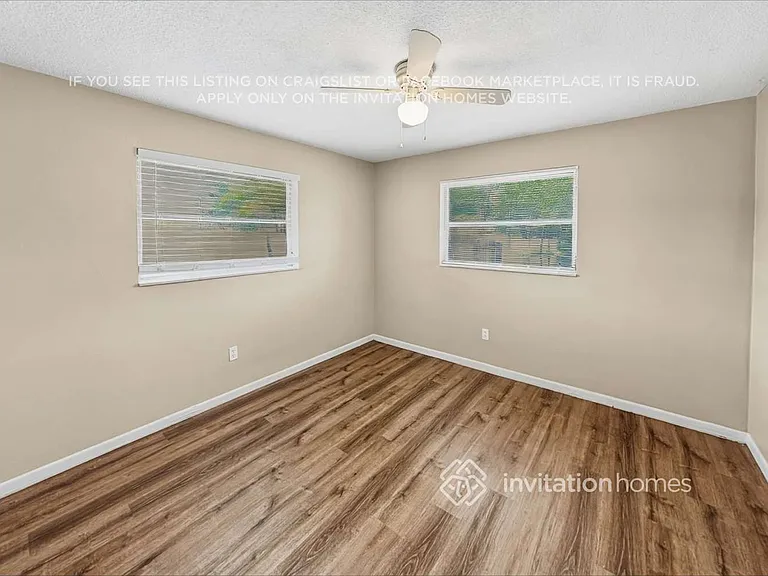 11577 Pine St — Photo 15