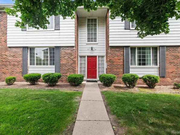 25316 Shiawassee Cir APT 103, Southfield, MI 48033