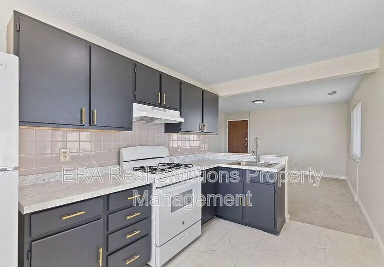 7875 Reading Rd #1 — Photo 1