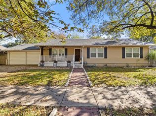 1221 S Austin Ave, Georgetown, TX 78626