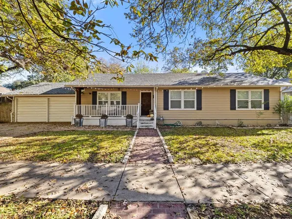 1221 S Austin Ave, Georgetown, TX 78626