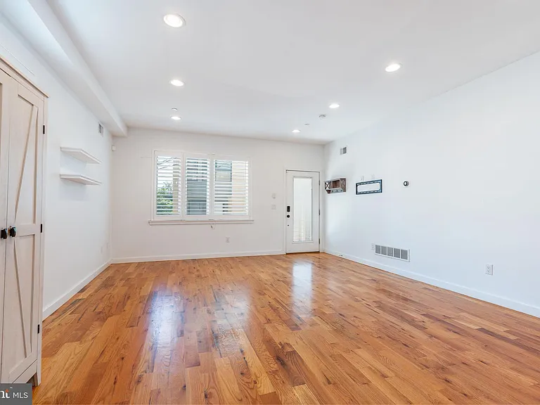 1719 Erdman St — Photo 3