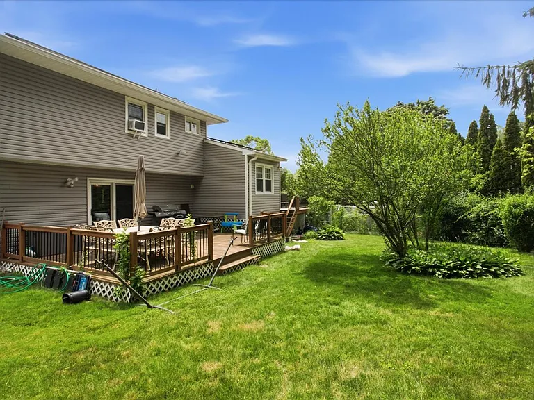 16 Baldwin Ln — Photo 22
