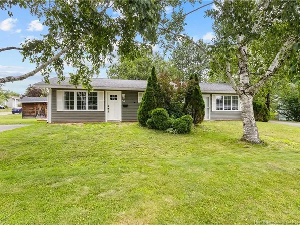 54 Lombardi Ln #52, Fredericton, NB E3A 1N7