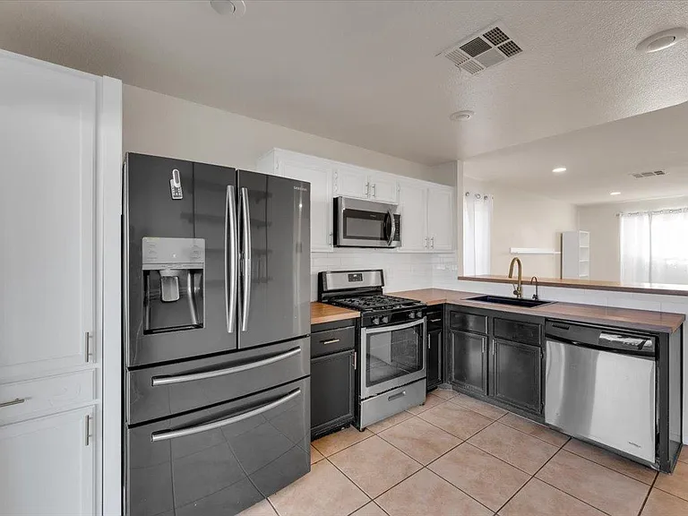 1072 Sky Rock Ct — Photo 7