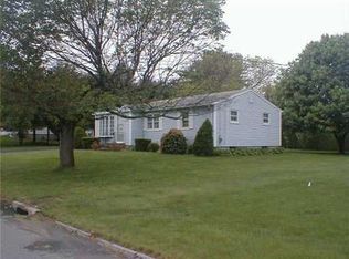 137 Douglas Rd, Warwick, RI 02886