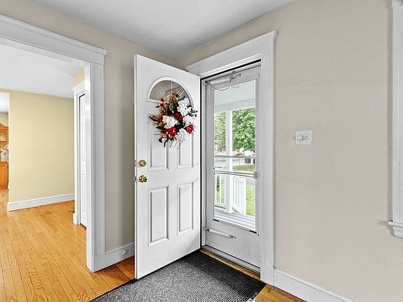 3rd image of 38 Greenvale Ave