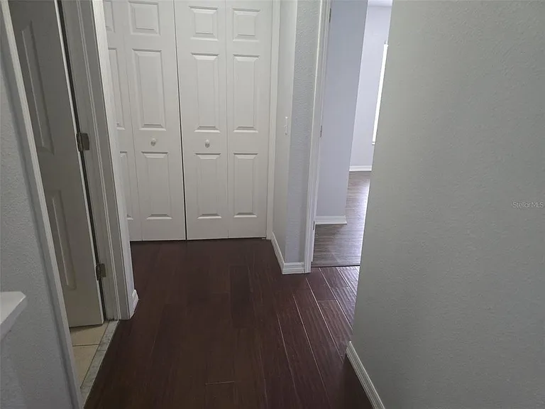 240 Hardcastle Pl — Photo 4