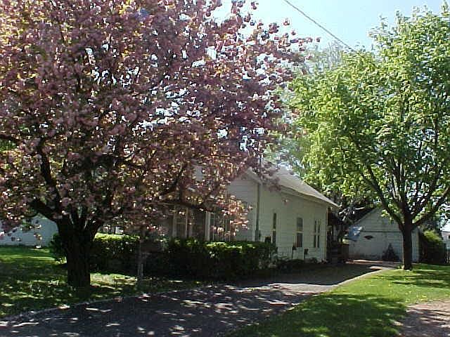 1st image of 314 E Hodge Ave