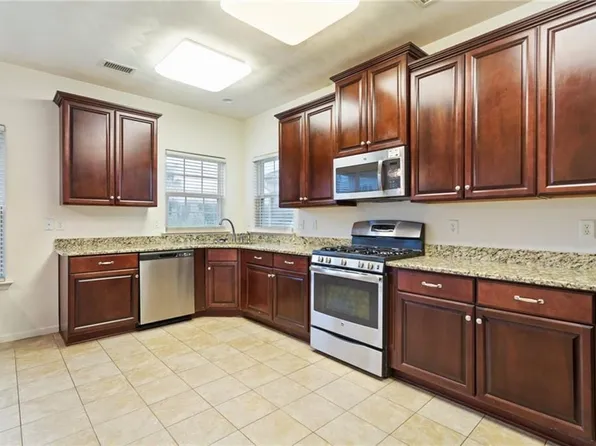 5013 Kings Grant Cir #253, Suffolk, VA 23434