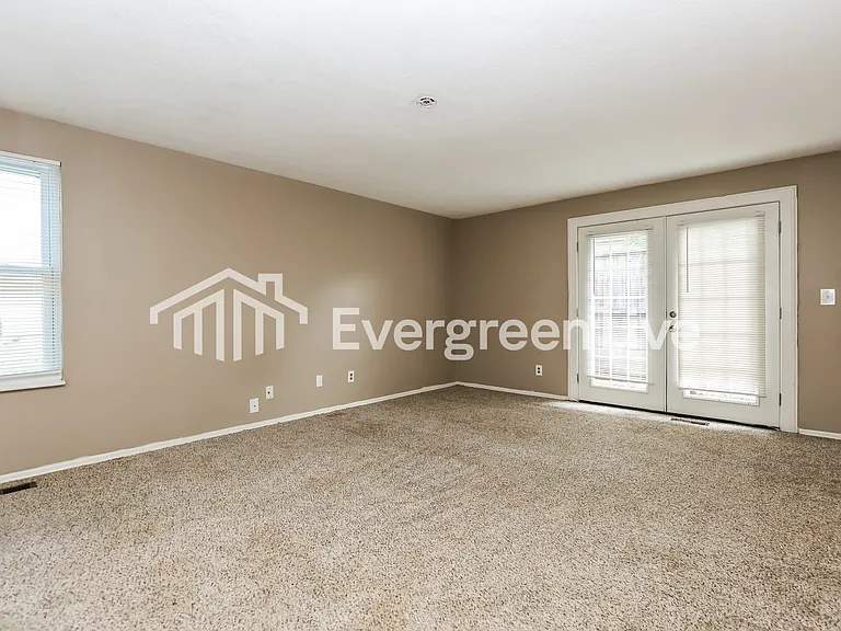 2925 Maureen Ct — Photo 9