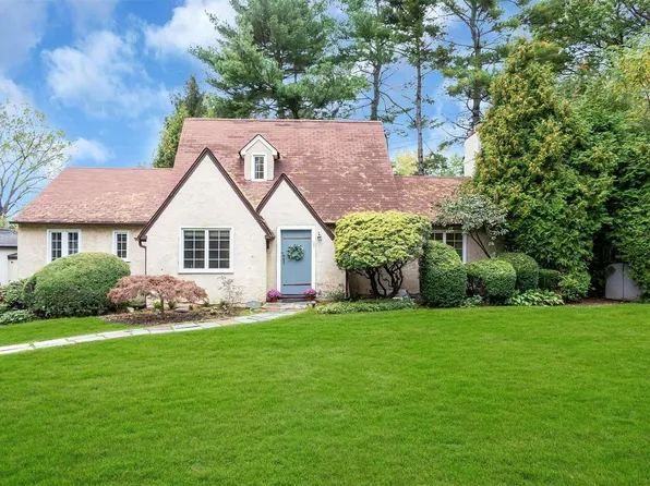 35 Longview Road, Port Washington, NY 11050