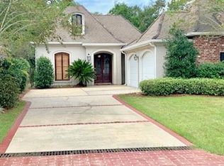 19295 Country Club Ln, Hammond, LA 70401