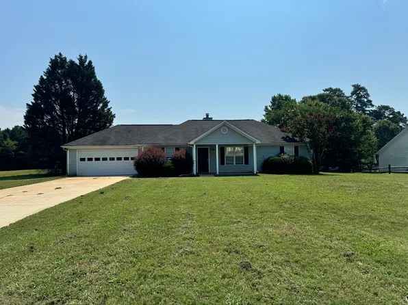 35 McIntosh Estates Ct, Sharpsburg, GA 30277