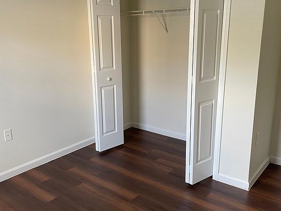 4th image of 6984 Ortega Woods Dr