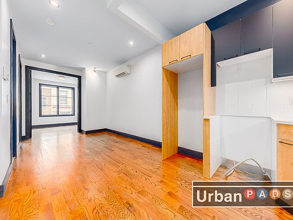 4th image of 21 Suydam St #3A