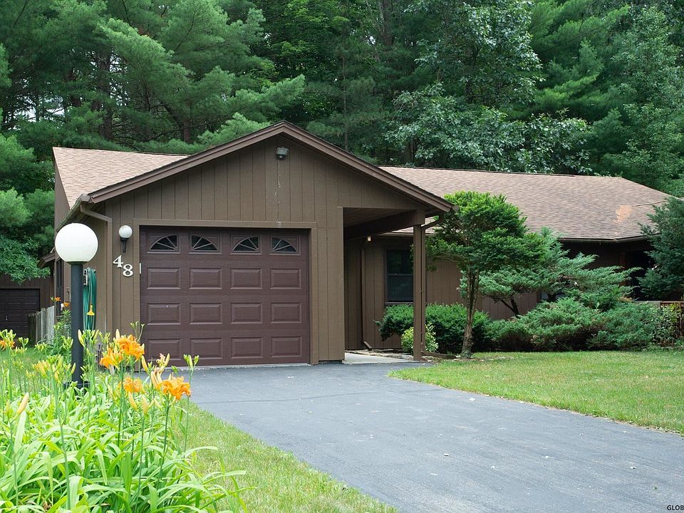 1st image of 48 Pepperbush Pl