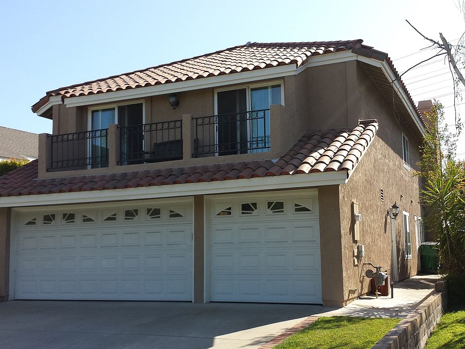 Great location near the lake plus 3 car garage