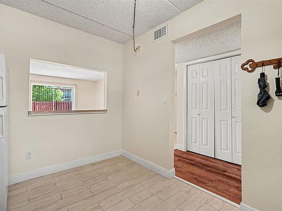4th image of 2845 SOMERSET PARK DRIVE #101