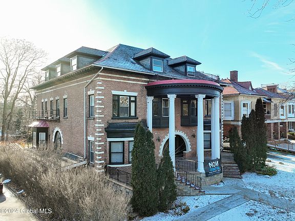 4th image of 644B Madison Avenue