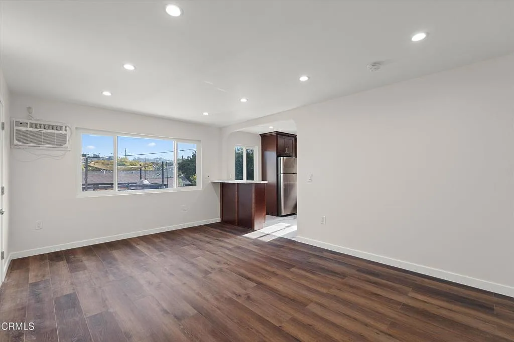 Building Photo - 624 Silver Lake Blvd #4