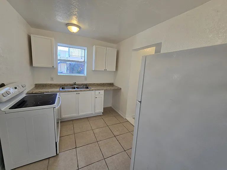 721 21st Ave S #REAR — Photo 6
