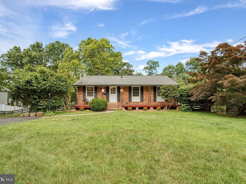 1st image of 6434 Carriage Dr