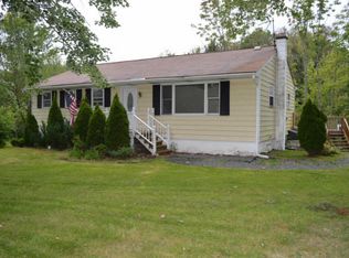 1045 Mount Cobb Rd, Lake Ariel, PA 18436