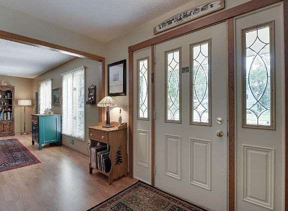 3rd image of 1735 Peony Ln N
