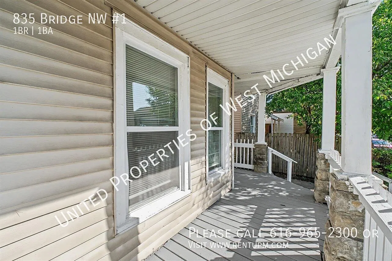Available Now! | 1 bedroom, 1 Bathroom Lower Level Apartment in the West Grand Neighborhood | Min... — Photo 4
