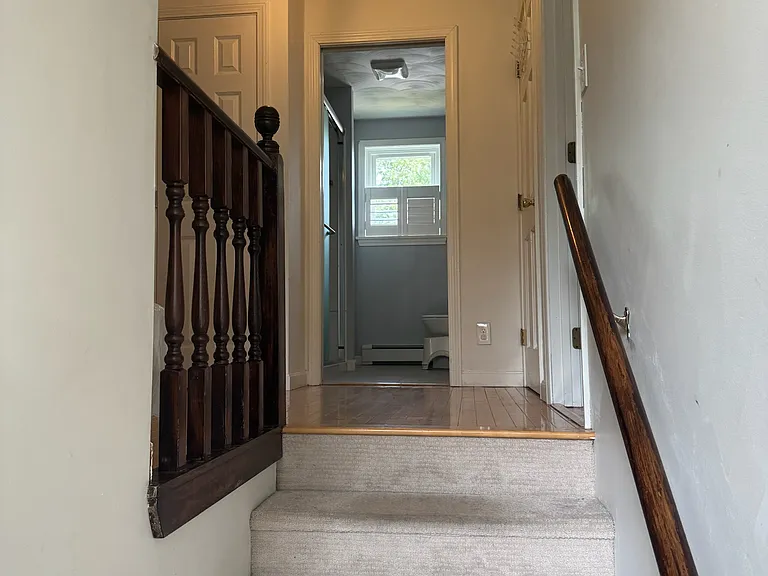 Clearview Ave — Photo 15