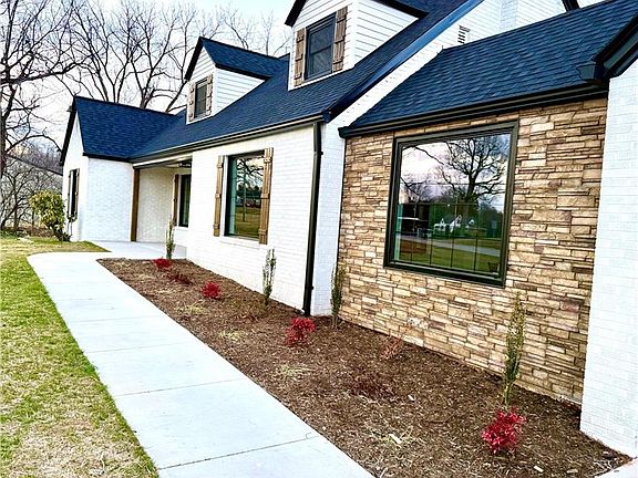 5th image of 274 W Country Club Rd