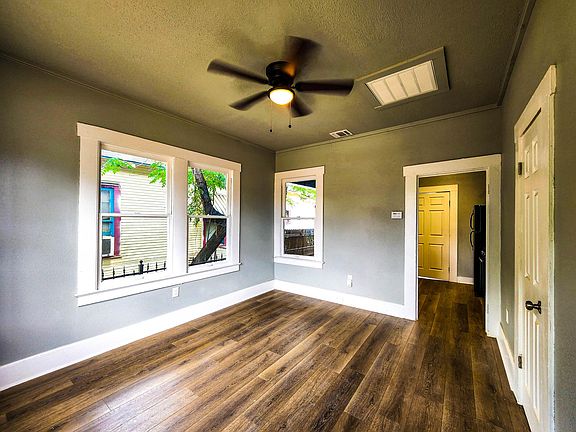 3rd image of 126 Uvalde St #101