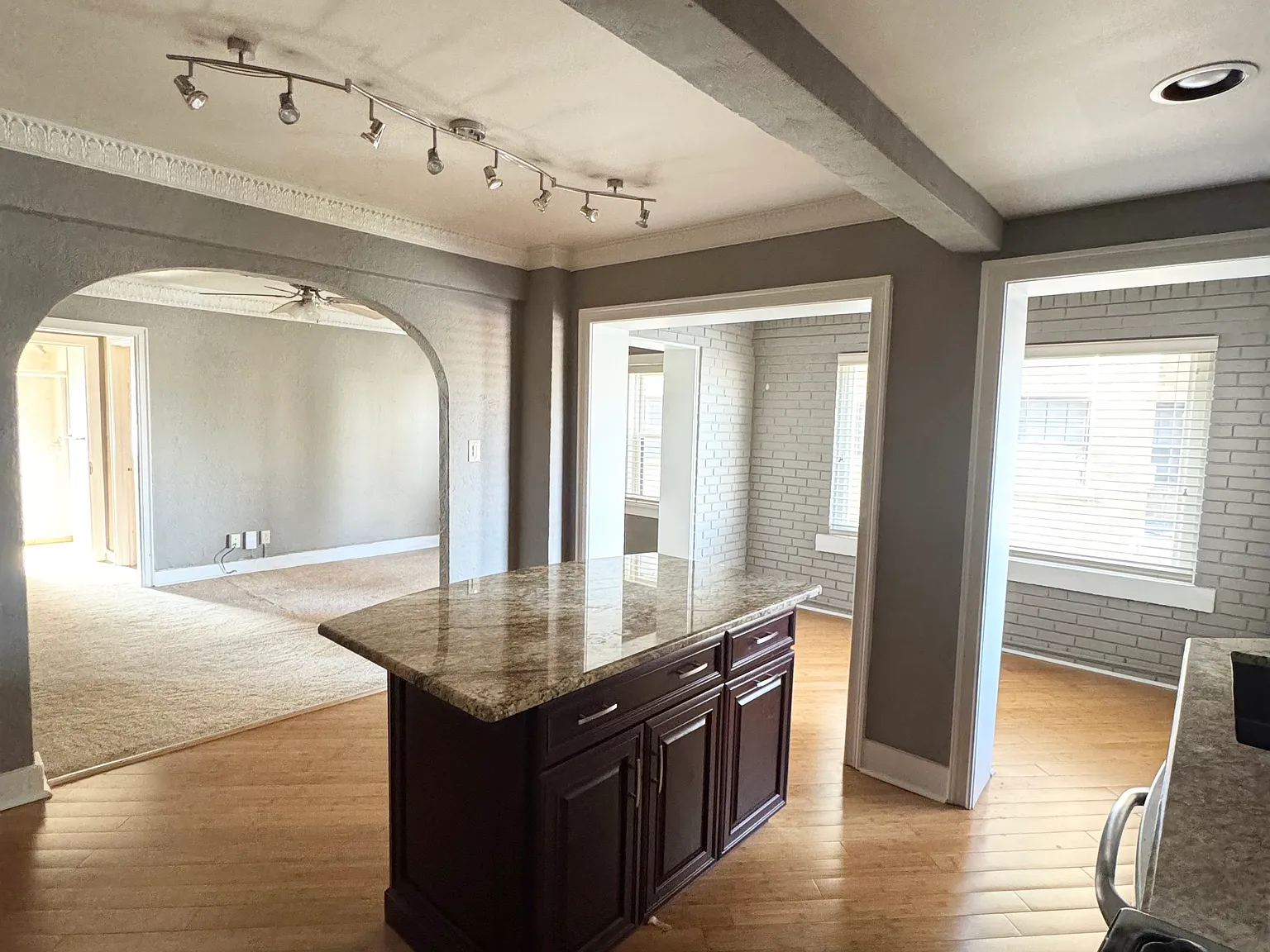 4804 Jefferson St — Photo 3