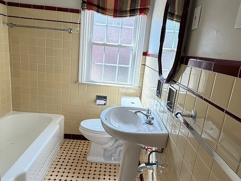 1114 Cooper Dr #1 — Photo 17