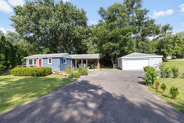1st image of 2610 Walnut Dr