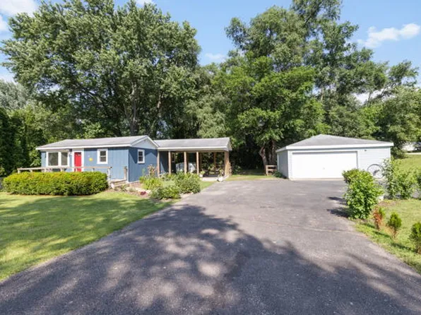2610 Walnut Dr, Wonder Lake, IL 60097