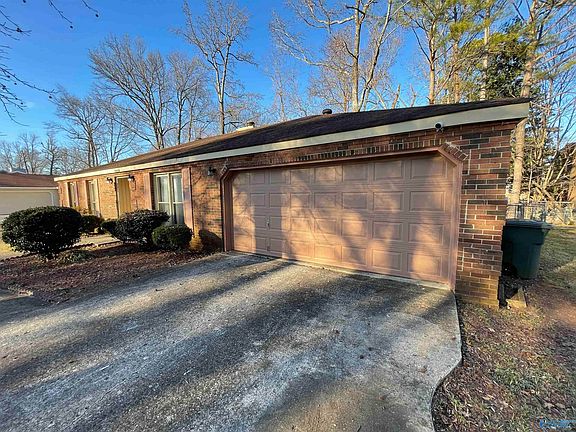 3rd image of 1029 Sandy Springs Rd NW