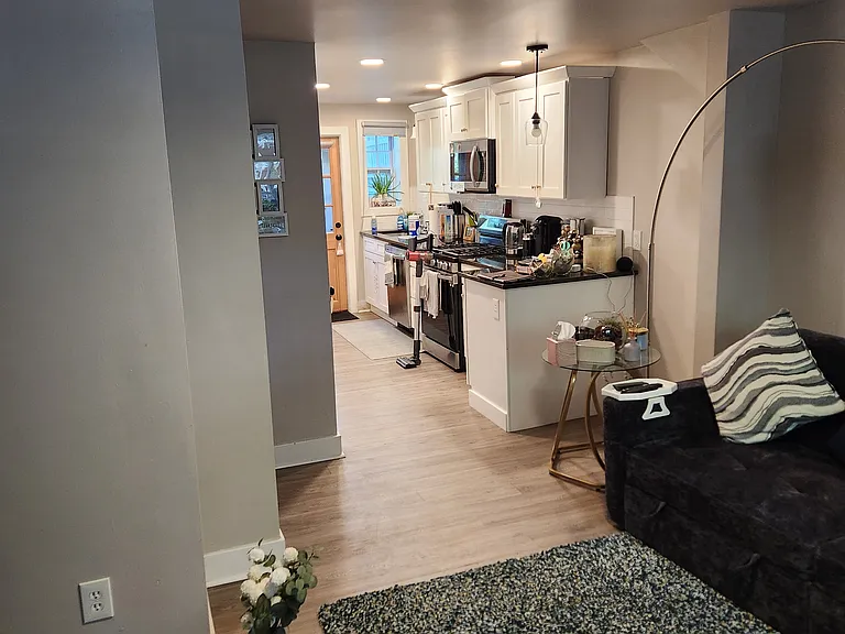 915 Union St — Photo 2