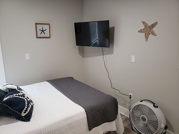 Second bedroom. Queen and bunk bed