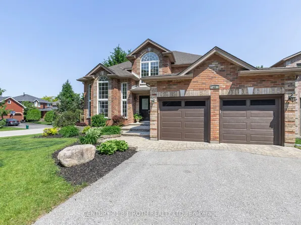 48 Crimson Ridge Rd, Barrie, ON L4N 9S1